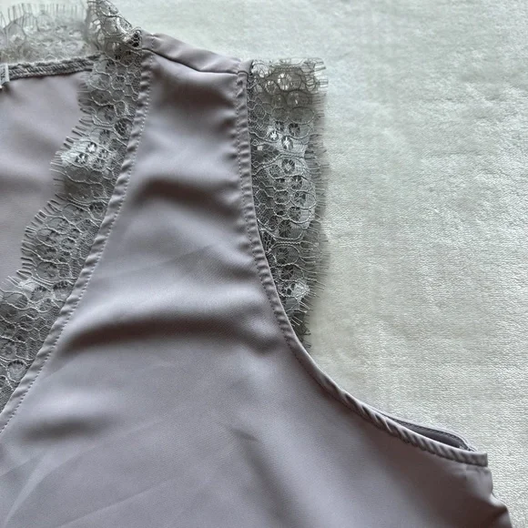 Sivia Women’s Grey Sleeveless Blouse Size XL - Picture 4 of 4